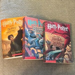 Harry Potter book bundle and tumbler